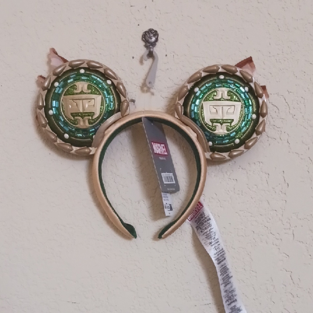 NWT Disney Ears Marvel Green and Gold Themed Headband Wakanda Forever
